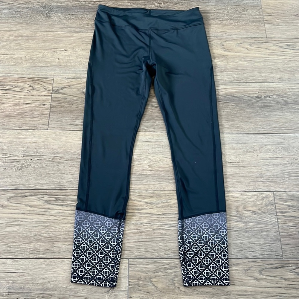 Satva Women’s‎ Black Leggings Size M
